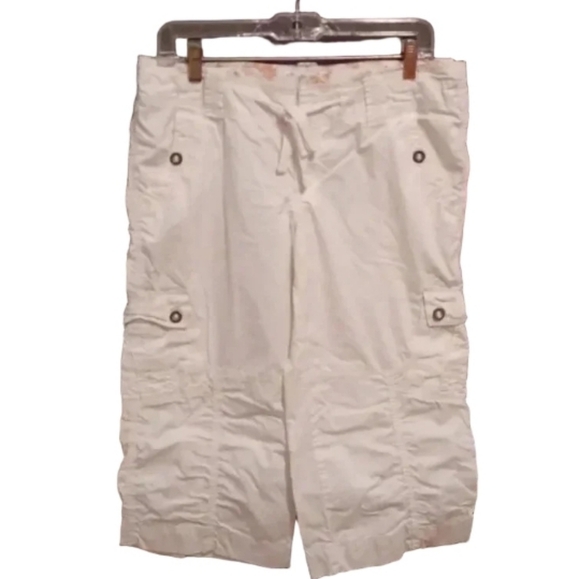 💙🌹 WHITE Bermudas shorts - Picture 2 of 13